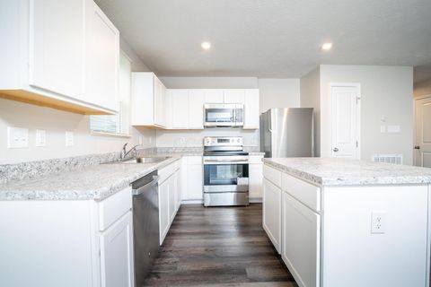 Tiny photo for 195 Skyway Drive, Springfield, OH 45505 (MLS # 226002799)