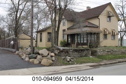 Photo of 1569 E 5th Avenue, Columbus, OH 43219 (MLS # 226008472)