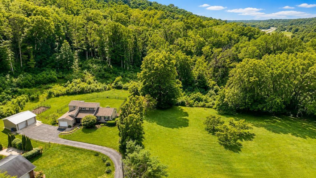 Photo of 2003 Lake Drive, Chillicothe, OH 45601 (MLS # 226019628)