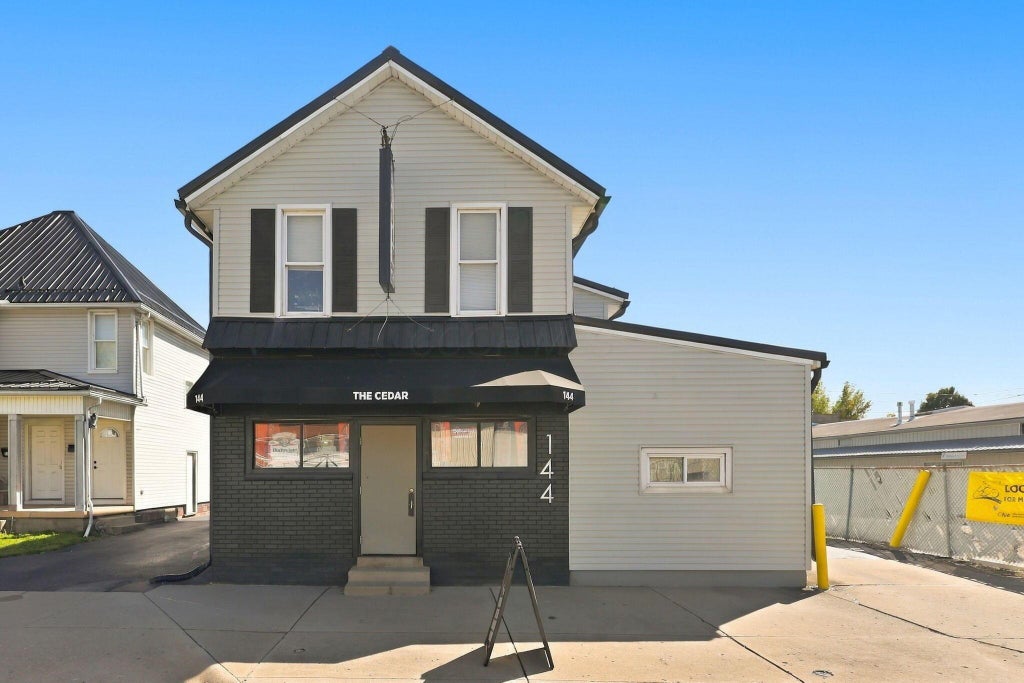 Photo of 144 N Cedar Street, Newark, OH 43055 (MLS # 226037211)
