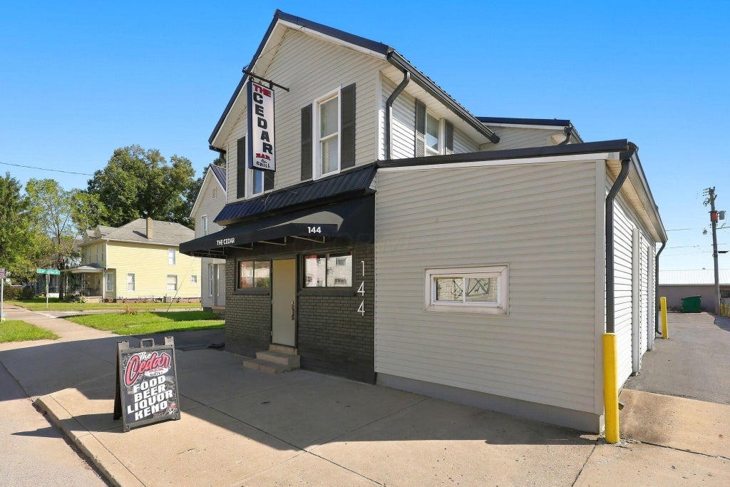 Photo of 144 N Cedar Street, Newark, OH 43055 (MLS # 226037211)