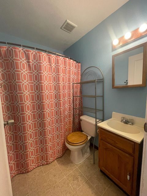 Tiny photo for 141 Beacon Run W 26E #26E, Columbus, OH 43228 (MLS # 225037588)