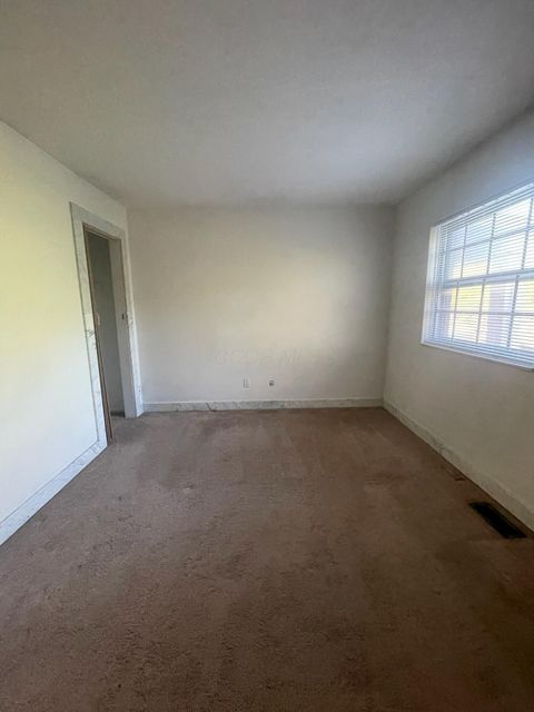 Tiny photo for 141 Beacon Run W 26E #26E, Columbus, OH 43228 (MLS # 225037588)