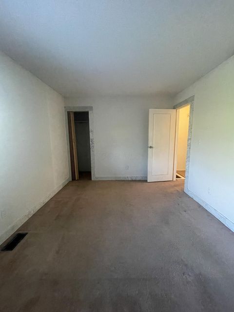 Tiny photo for 141 Beacon Run W 26E #26E, Columbus, OH 43228 (MLS # 225037588)