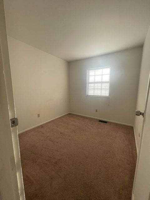 Tiny photo for 141 Beacon Run W 26E #26E, Columbus, OH 43228 (MLS # 225037588)