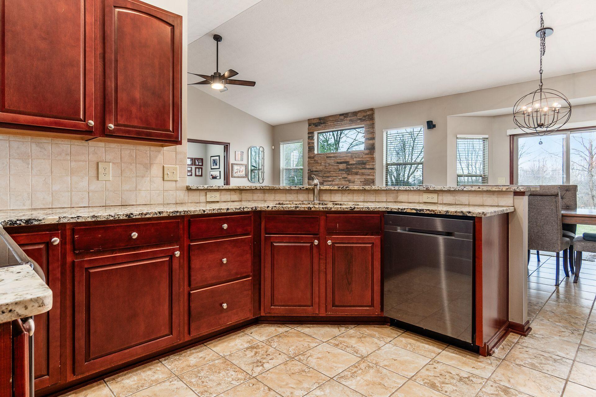 121 Harvest Ridge Avenue, Pataskala, Ohio image 7