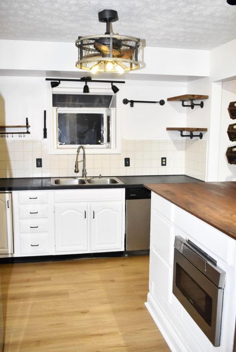 Tiny photo for 402 Citadel Street, Columbus, OH 43230 (MLS # 226000741)