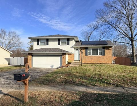 Photo of 402 Citadel Street, Columbus, OH 43230 (MLS # 226000741)