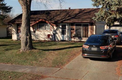 Photo of 1923 Portage Path, Springfield, OH 45506 (MLS # 226002167)