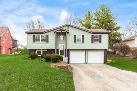 Photo of 1885 E Choctaw Drive, London, OH 43140 (MLS # 226008344)