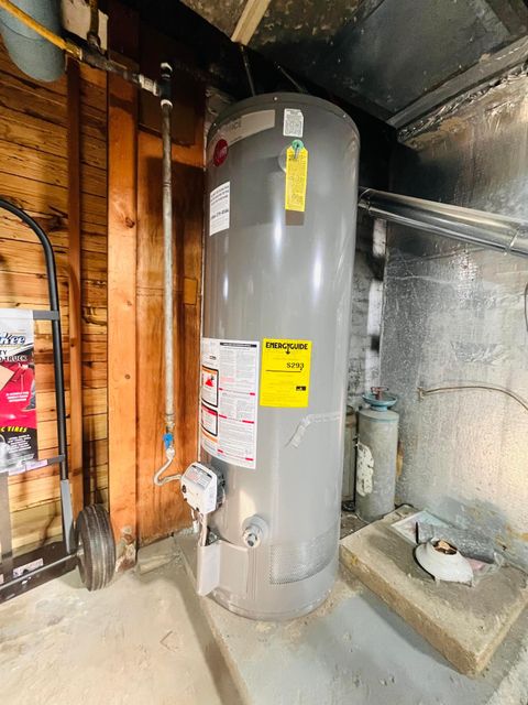 Tiny photo for 1958 Newark Road, Zanesville, OH 43701 (MLS # 225044927)