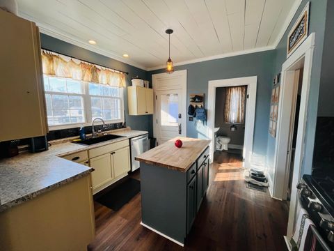 Tiny photo for 1958 Newark Road, Zanesville, OH 43701 (MLS # 225044927)