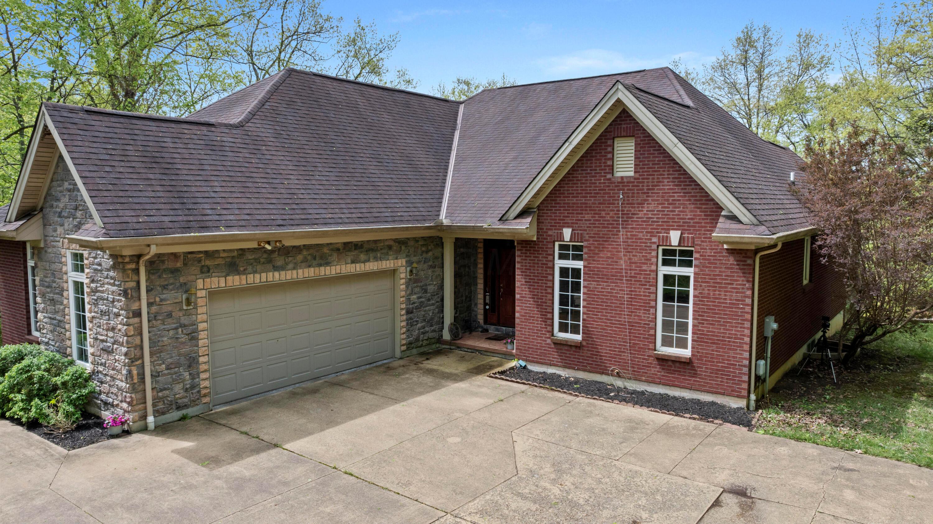4611 Meghans Run, Batavia, Ohio image 3