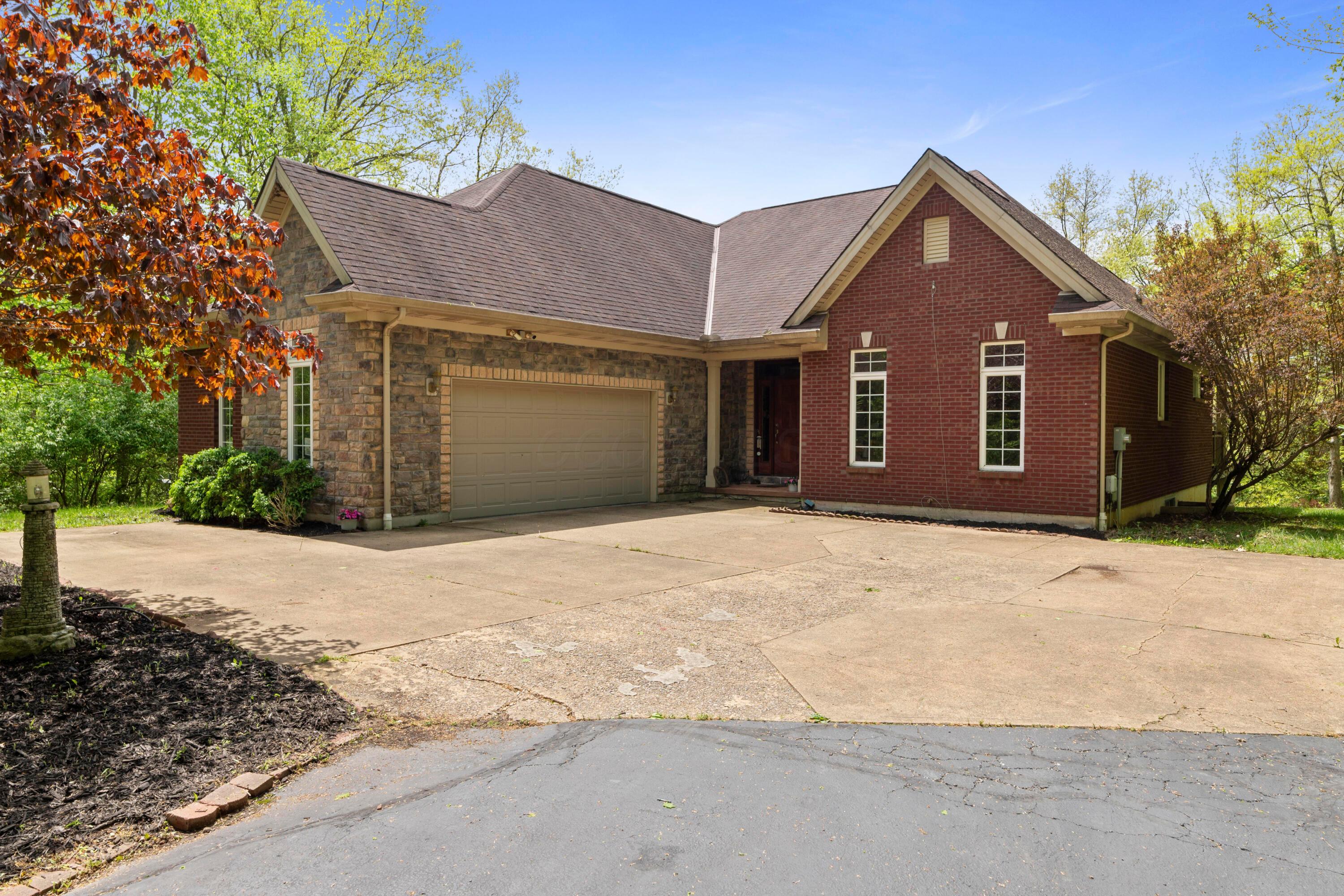 4611 Meghans Run, Batavia, Ohio image 2