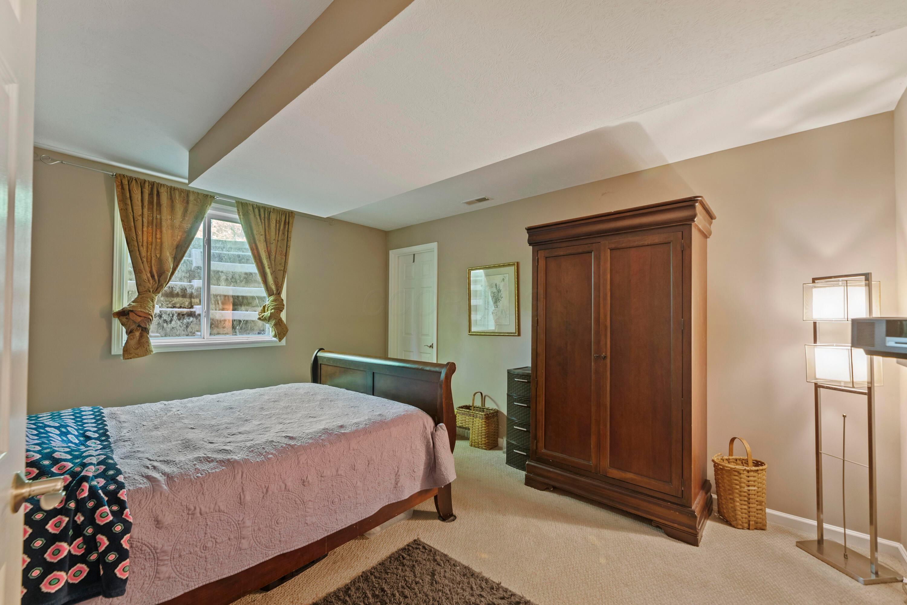 4611 Meghans Run, Batavia, Ohio image 23