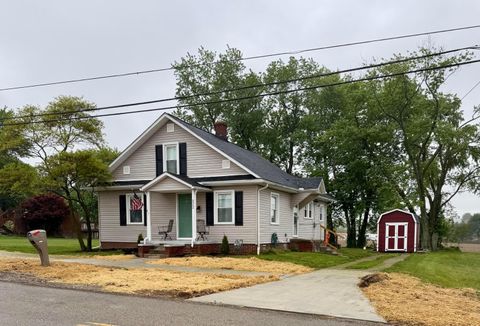 Photo of 222 S School Street, Amanda, OH 43102 (MLS # 226014250)