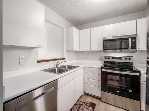 Tiny photo for 1668 Blackhorse Lane 157B #157B, Hilliard, OH 43026 (MLS # 225045784)