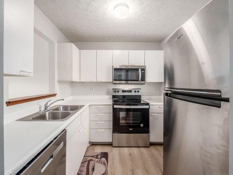 Tiny photo for 1668 Blackhorse Lane 157B #157B, Hilliard, OH 43026 (MLS # 225045784)