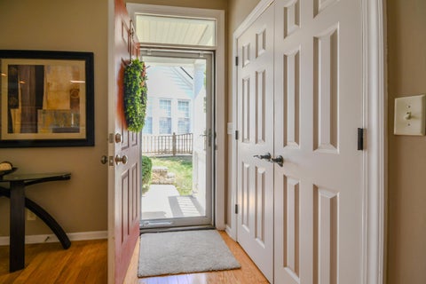 Tiny photo for 5891 Oak Path Lane, Columbus, OH 43213 (MLS # 226032958)