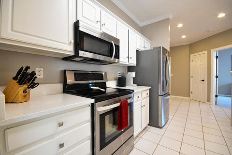 Tiny photo for 5891 Oak Path Lane, Columbus, OH 43213 (MLS # 226032958)