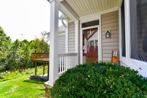 Tiny photo for 5891 Oak Path Lane, Columbus, OH 43213 (MLS # 226032958)