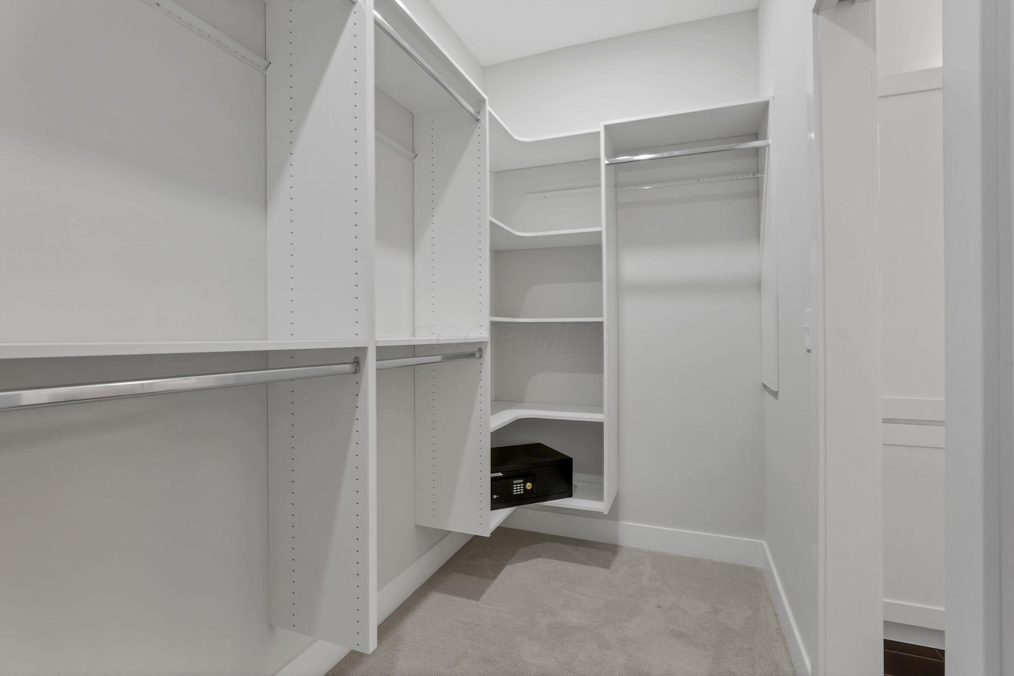 Columbus, Ohio 43205, United States, 4 Bedrooms Bedrooms, ,4 BathroomsBathrooms,Residential,Active,247990