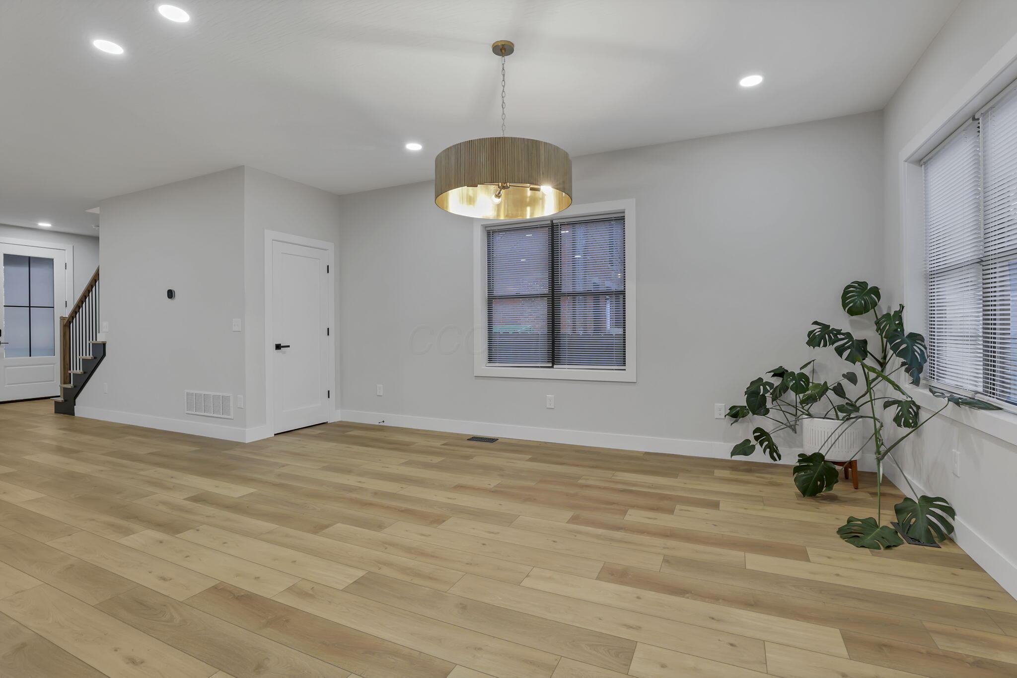 Columbus, Ohio 43205, United States, 4 Bedrooms Bedrooms, ,4 BathroomsBathrooms,Residential,Active,247990