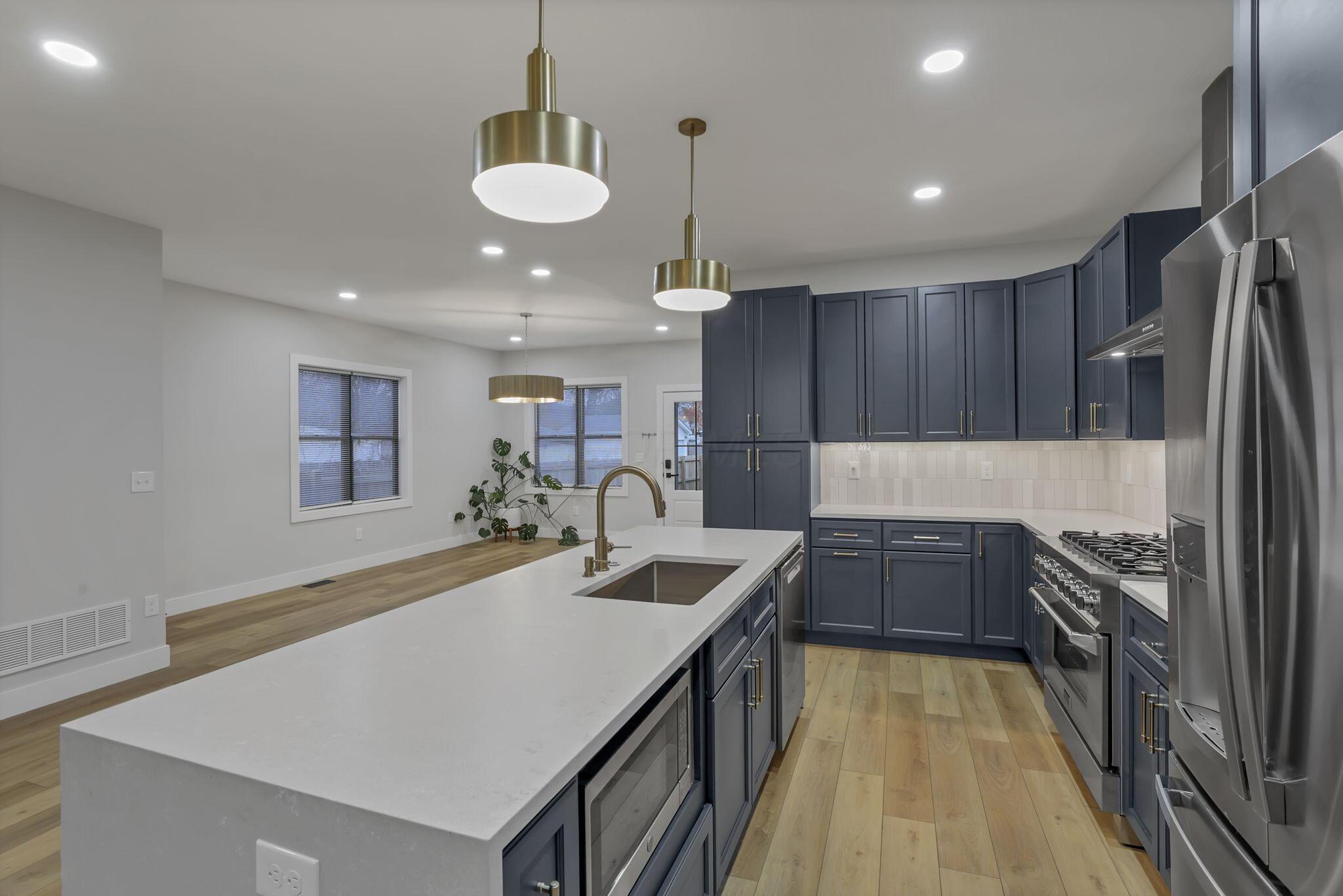 Columbus, Ohio 43205, United States, 4 Bedrooms Bedrooms, ,4 BathroomsBathrooms,Residential,Active,247990