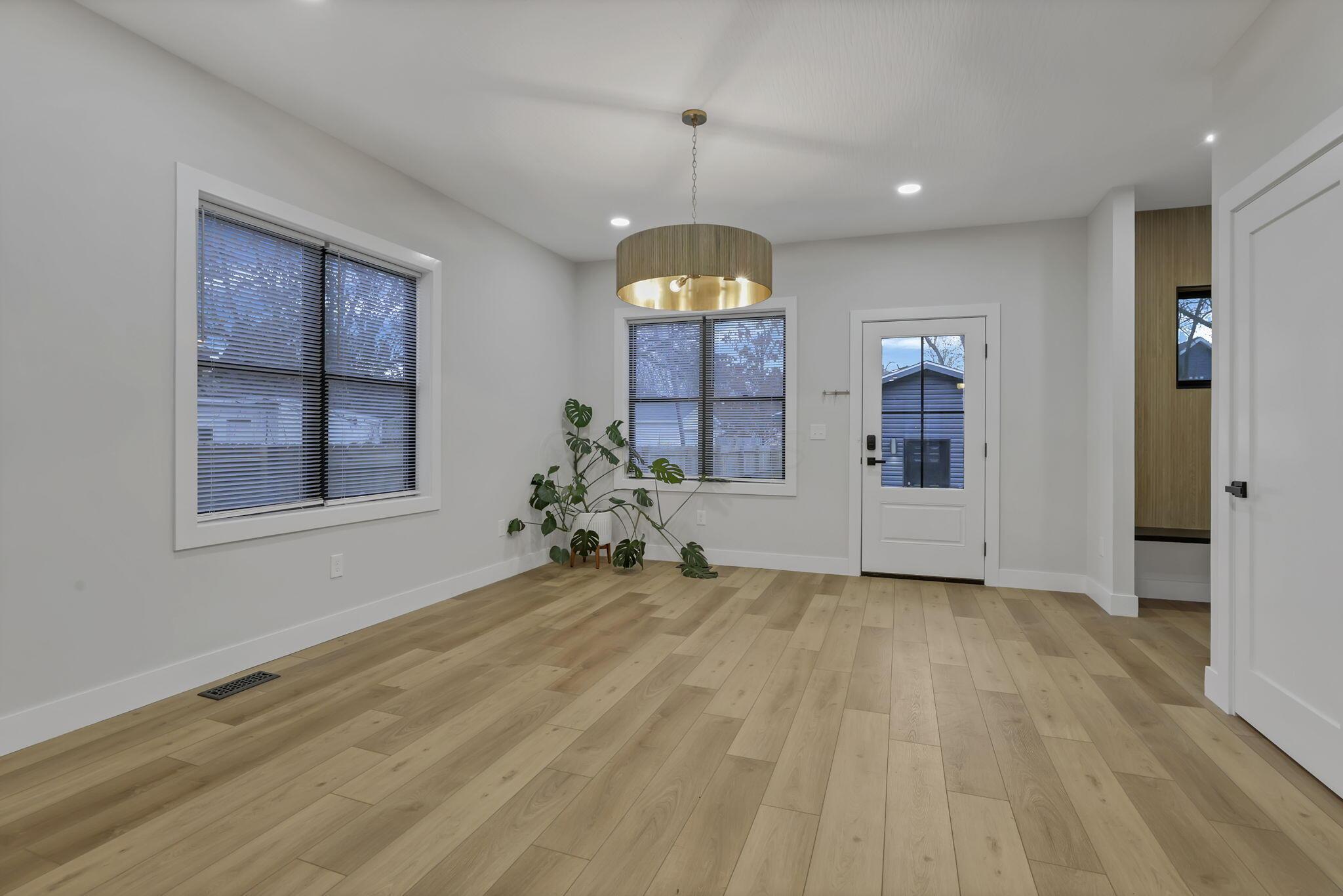 Columbus, Ohio 43205, United States, 4 Bedrooms Bedrooms, ,4 BathroomsBathrooms,Residential,Active,247990