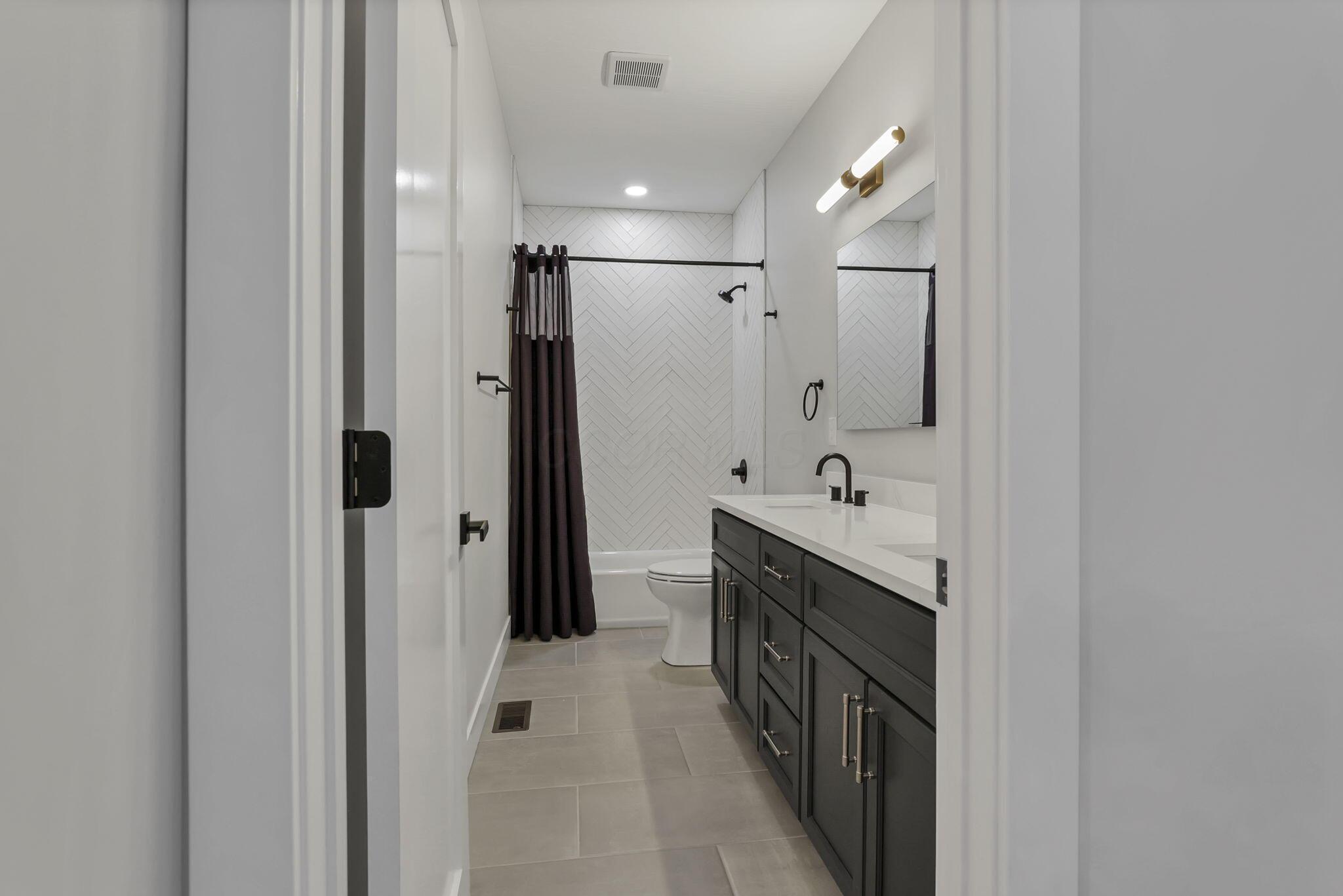 Columbus, Ohio 43205, United States, 4 Bedrooms Bedrooms, ,4 BathroomsBathrooms,Residential,Active,247990