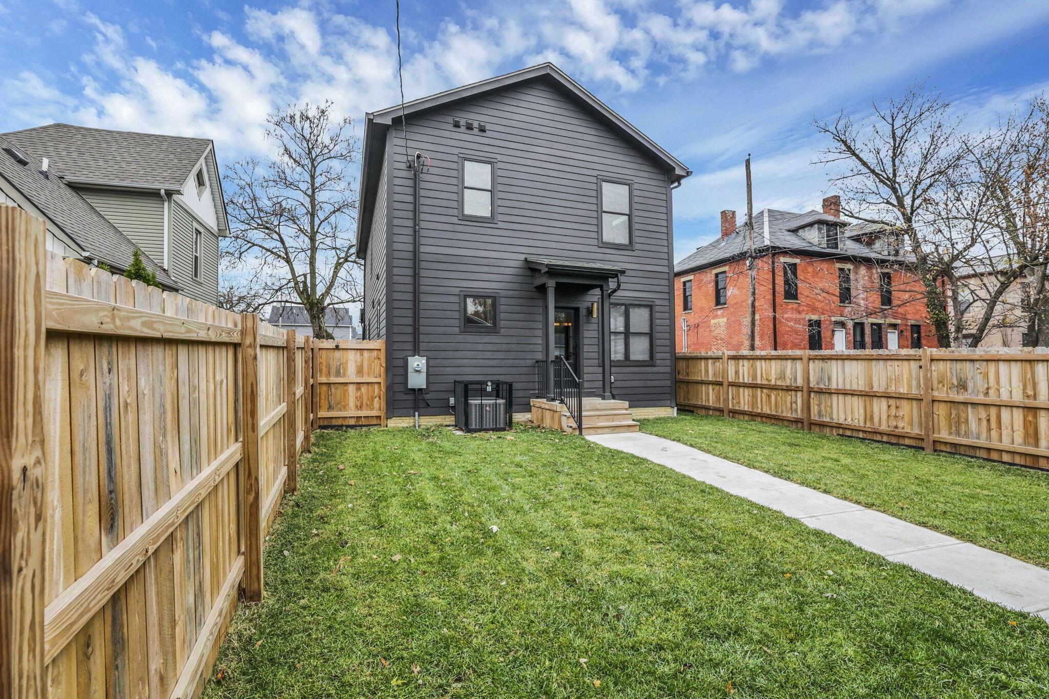 Columbus, Ohio 43205, United States, 4 Bedrooms Bedrooms, ,4 BathroomsBathrooms,Residential,Active,247990