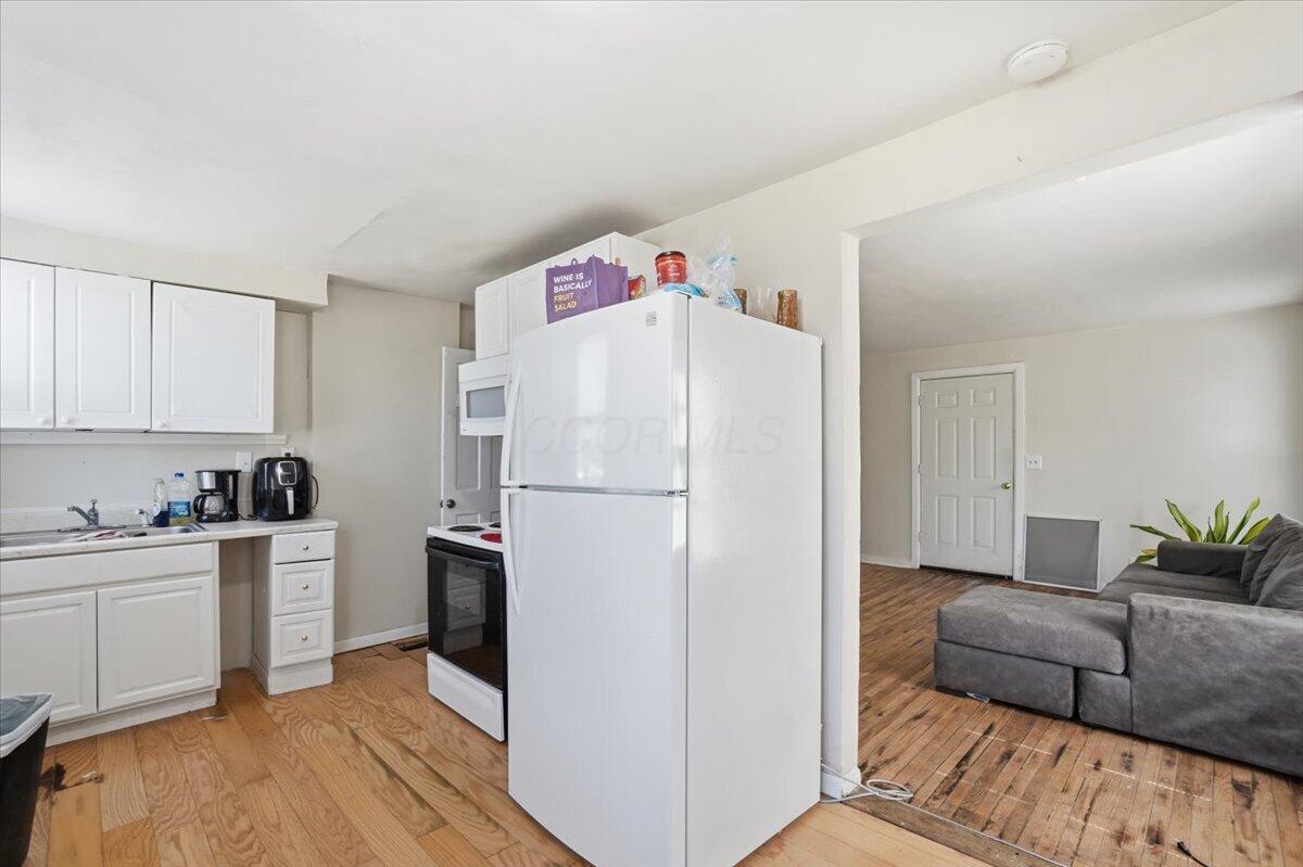 1037-1039 S James Road