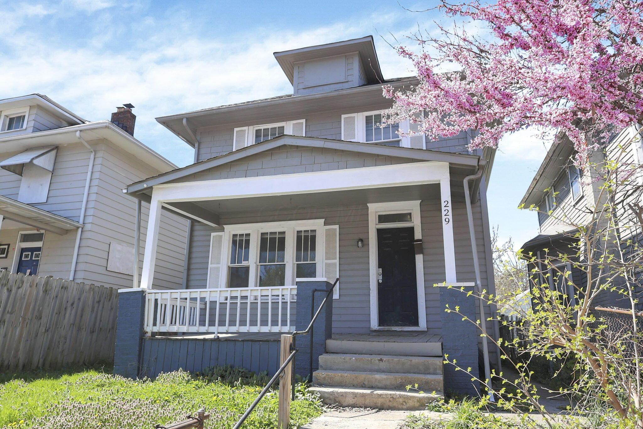 229 S Richardson Avenue