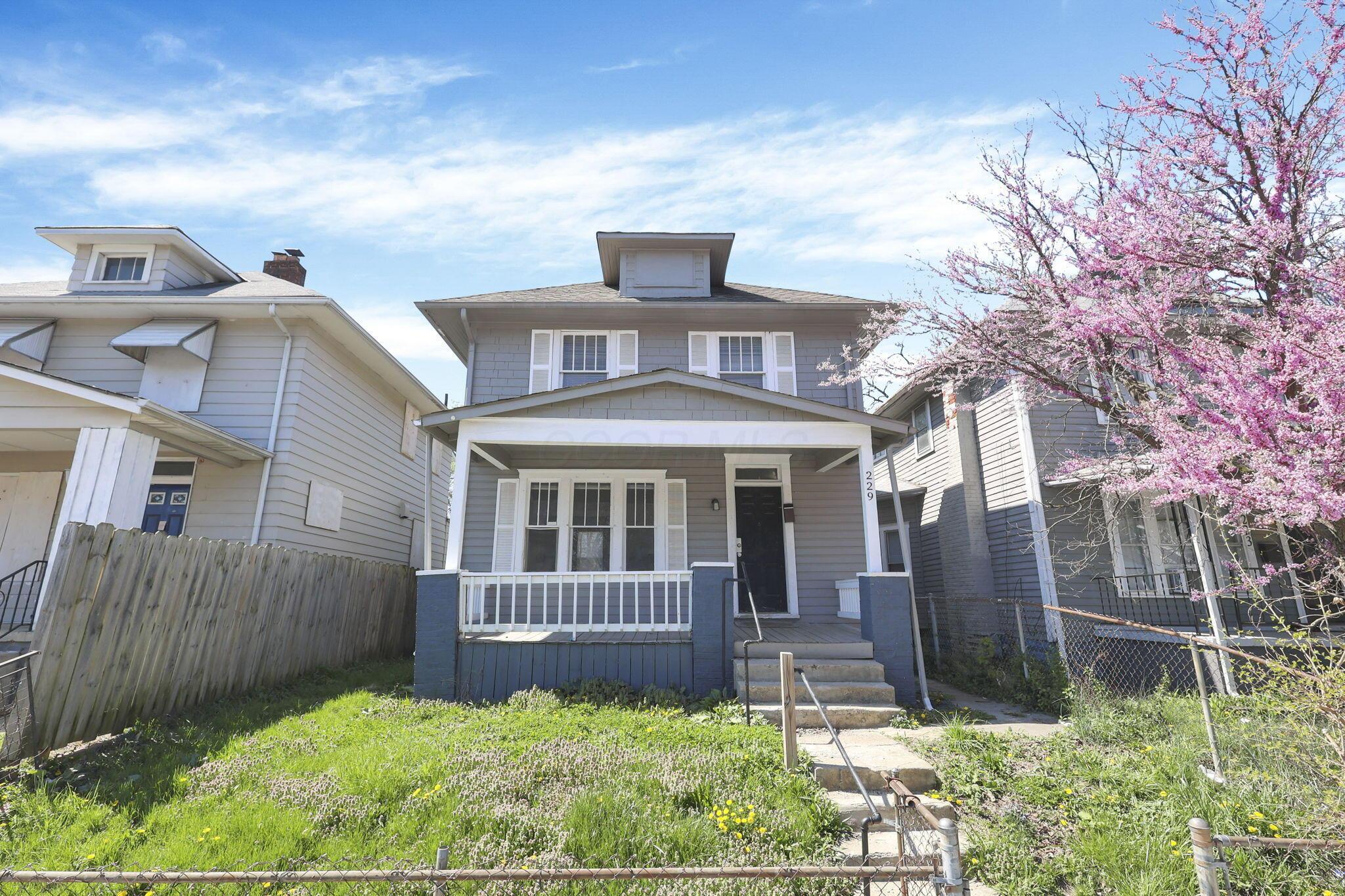 229 S Richardson Avenue