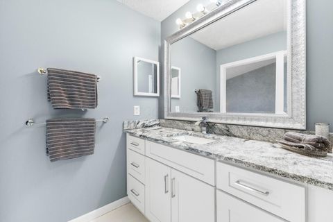 Tiny photo for 3231 Stonecrest Court 40 #40, Columbus, OH 43221 (MLS # 226002454)