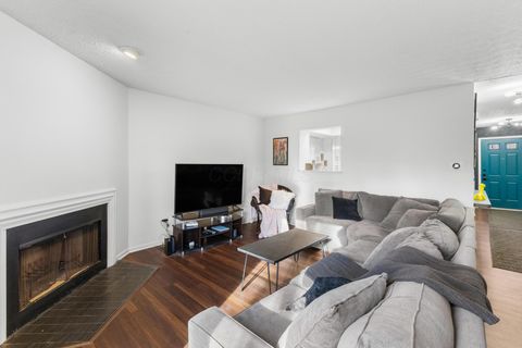 Tiny photo for 3231 Stonecrest Court 40 #40, Columbus, OH 43221 (MLS # 226002454)