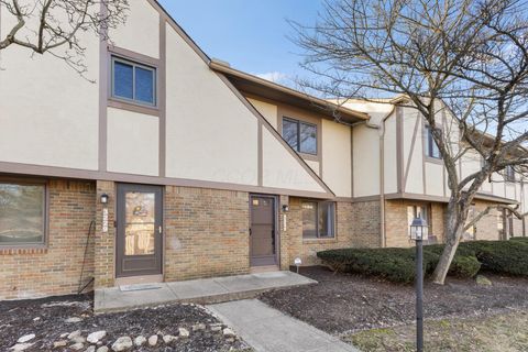Tiny photo for 3231 Stonecrest Court 40 #40, Columbus, OH 43221 (MLS # 226002454)