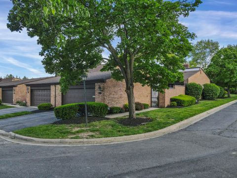 Photo of 1727 Arlingate Drive N, Columbus, OH 43220 (MLS # 226017371)