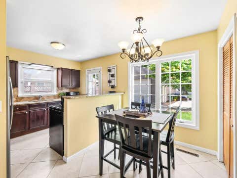 Tiny photo for 264 Carilla Lane, Columbus, OH 43228 (MLS # 226029848)
