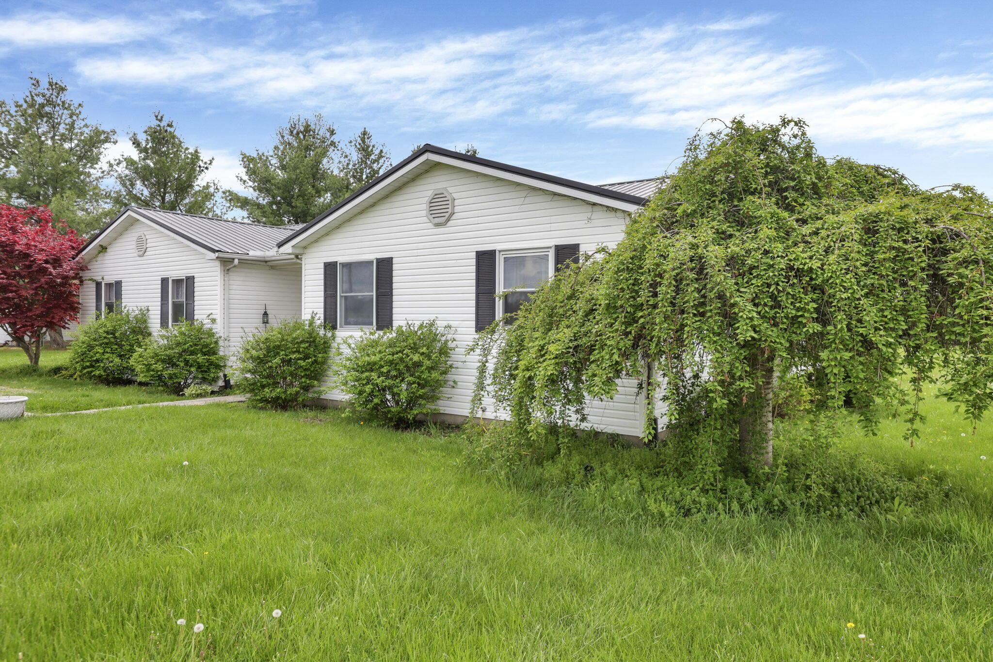 11561 Murlette Road, Stoutsville, Ohio image 2