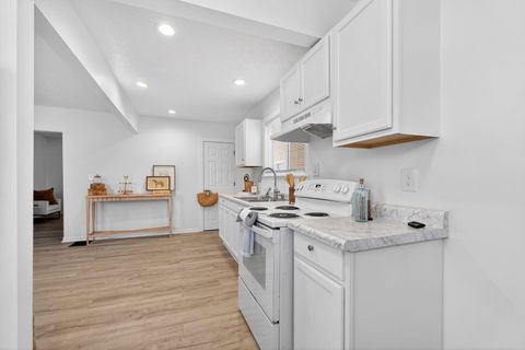 Tiny photo for 184 S Ogden Avenue, Columbus, OH 43204 (MLS # 226003530)