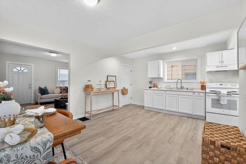 Tiny photo for 184 S Ogden Avenue, Columbus, OH 43204 (MLS # 226003530)
