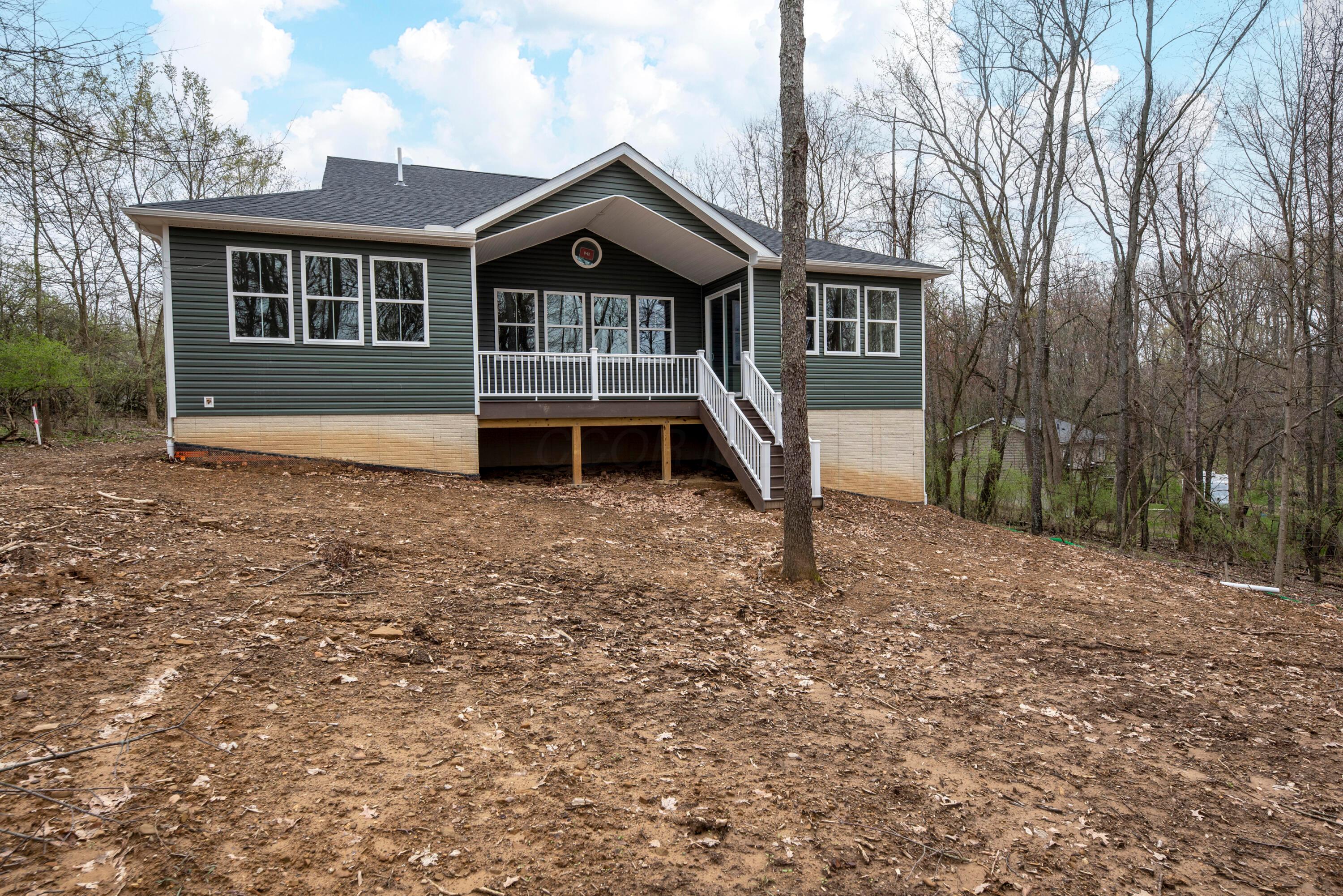 208 Heatherwood Drive, Howard, Ohio image 6