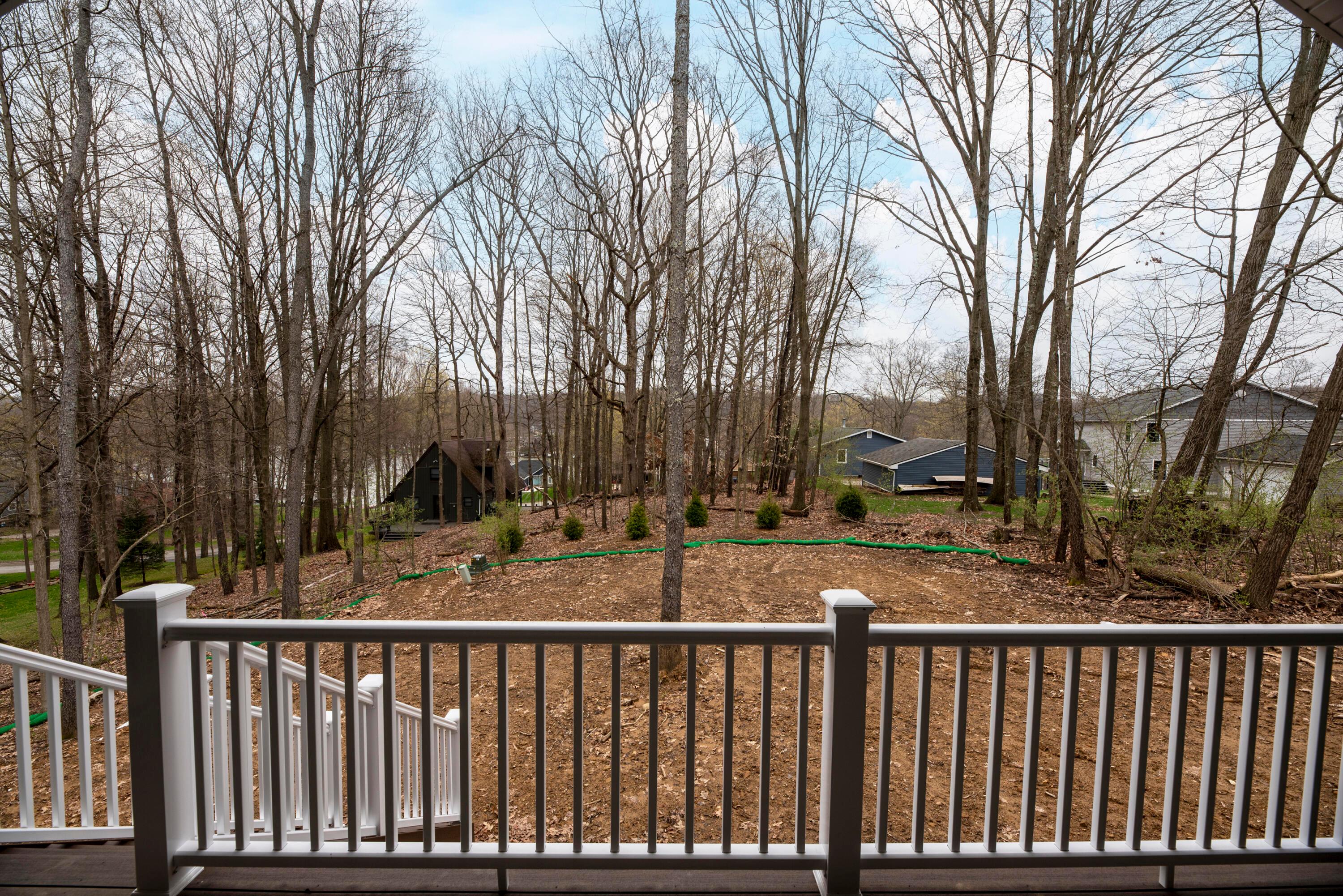 208 Heatherwood Drive, Howard, Ohio image 4