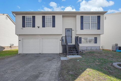 Photo of 381 Chatterly Lane, Columbus, OH 43207 (MLS # 226012443)