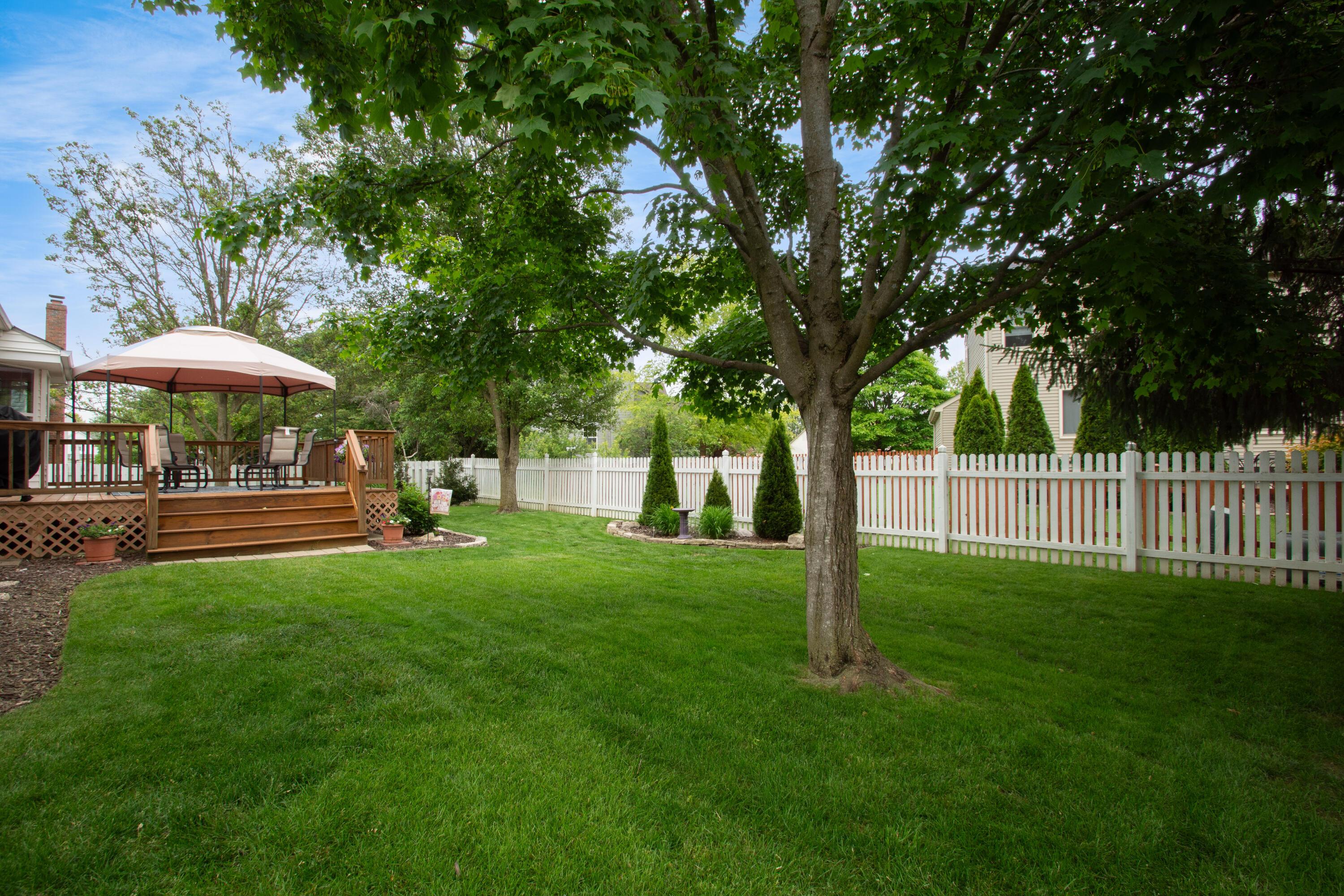 4989 Edgeley Drive, Hilliard, Ohio image 2