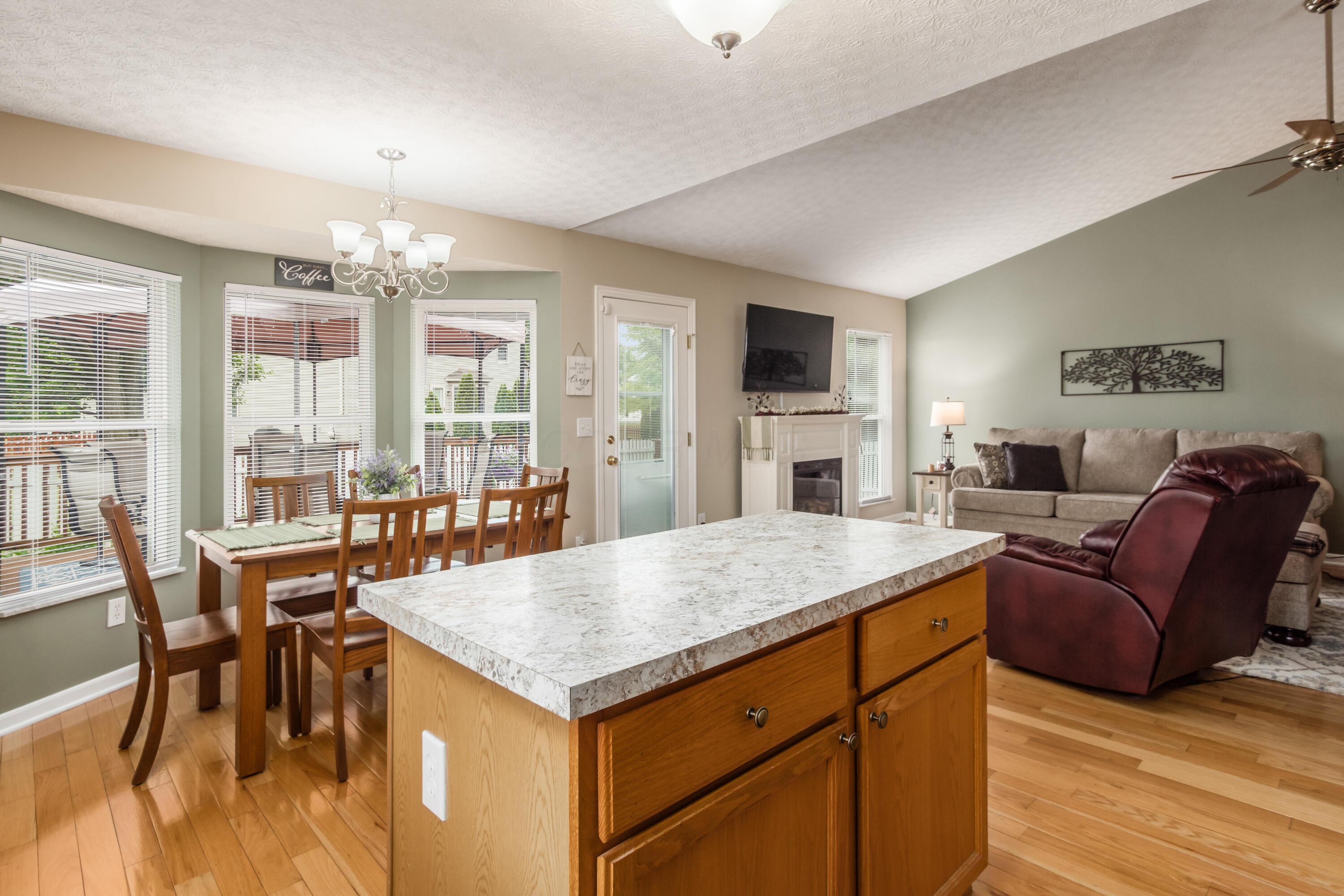 4989 Edgeley Drive, Hilliard, Ohio image 9