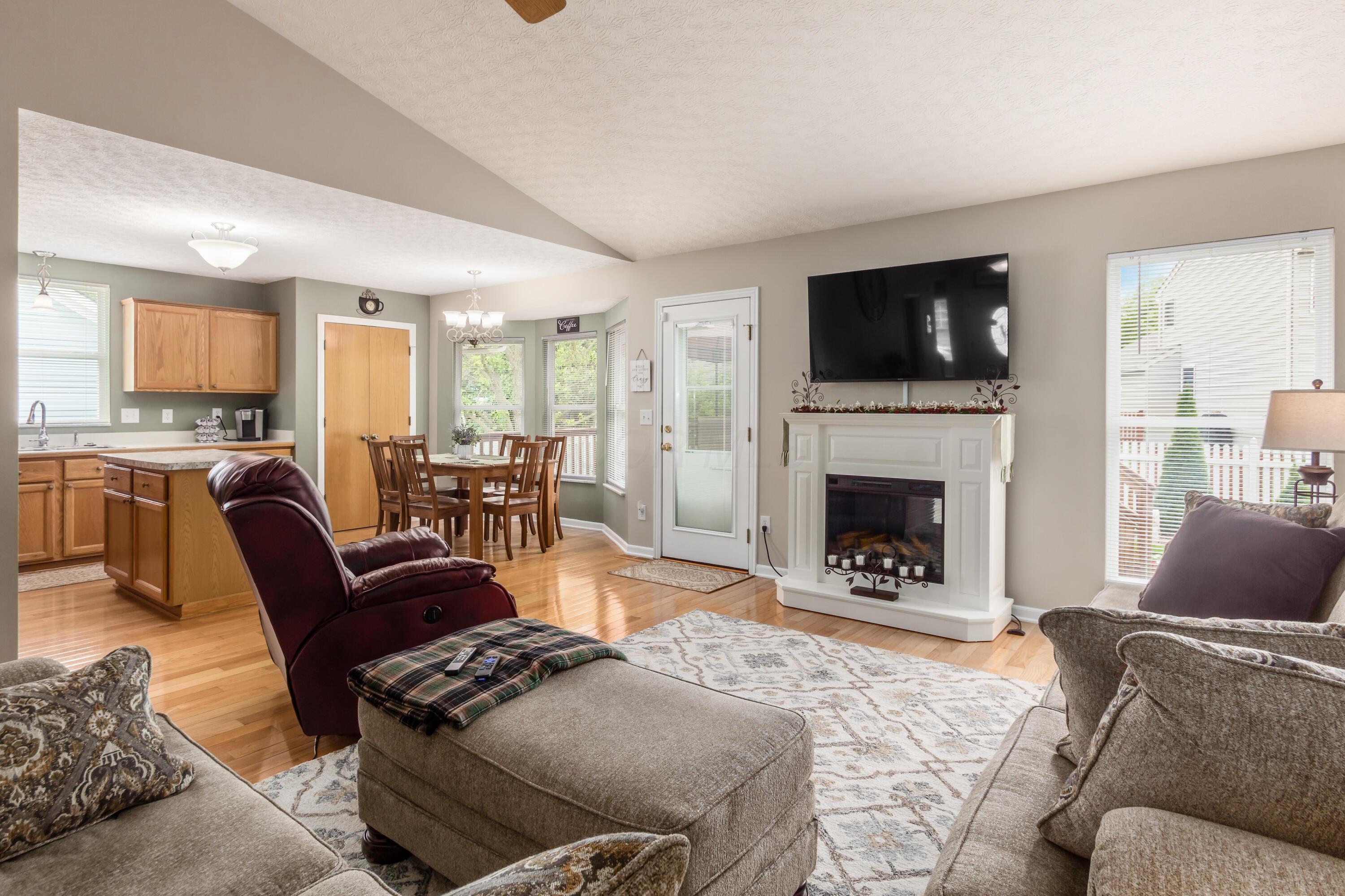 4989 Edgeley Drive, Hilliard, Ohio image 6