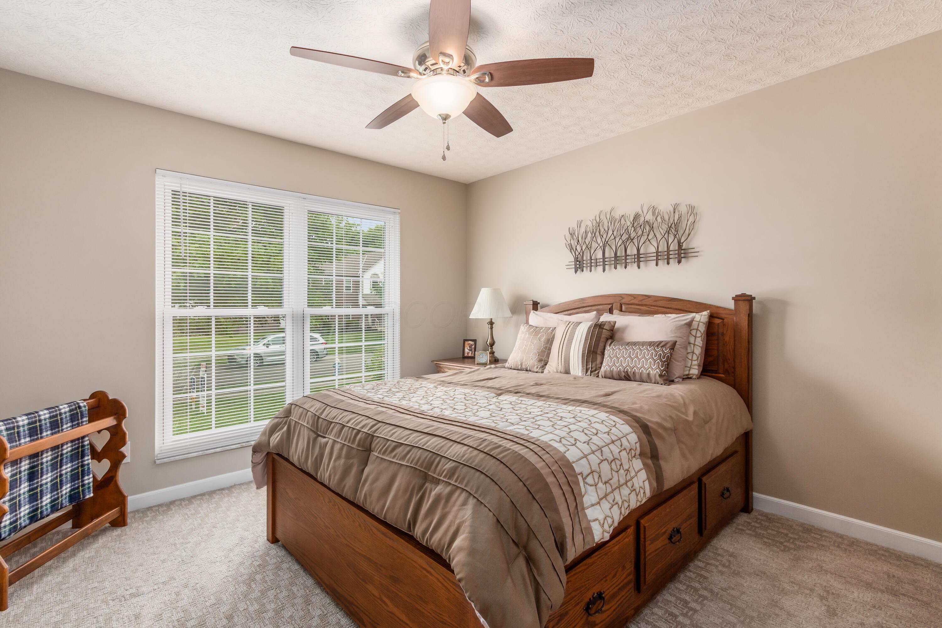 4989 Edgeley Drive, Hilliard, Ohio image 18