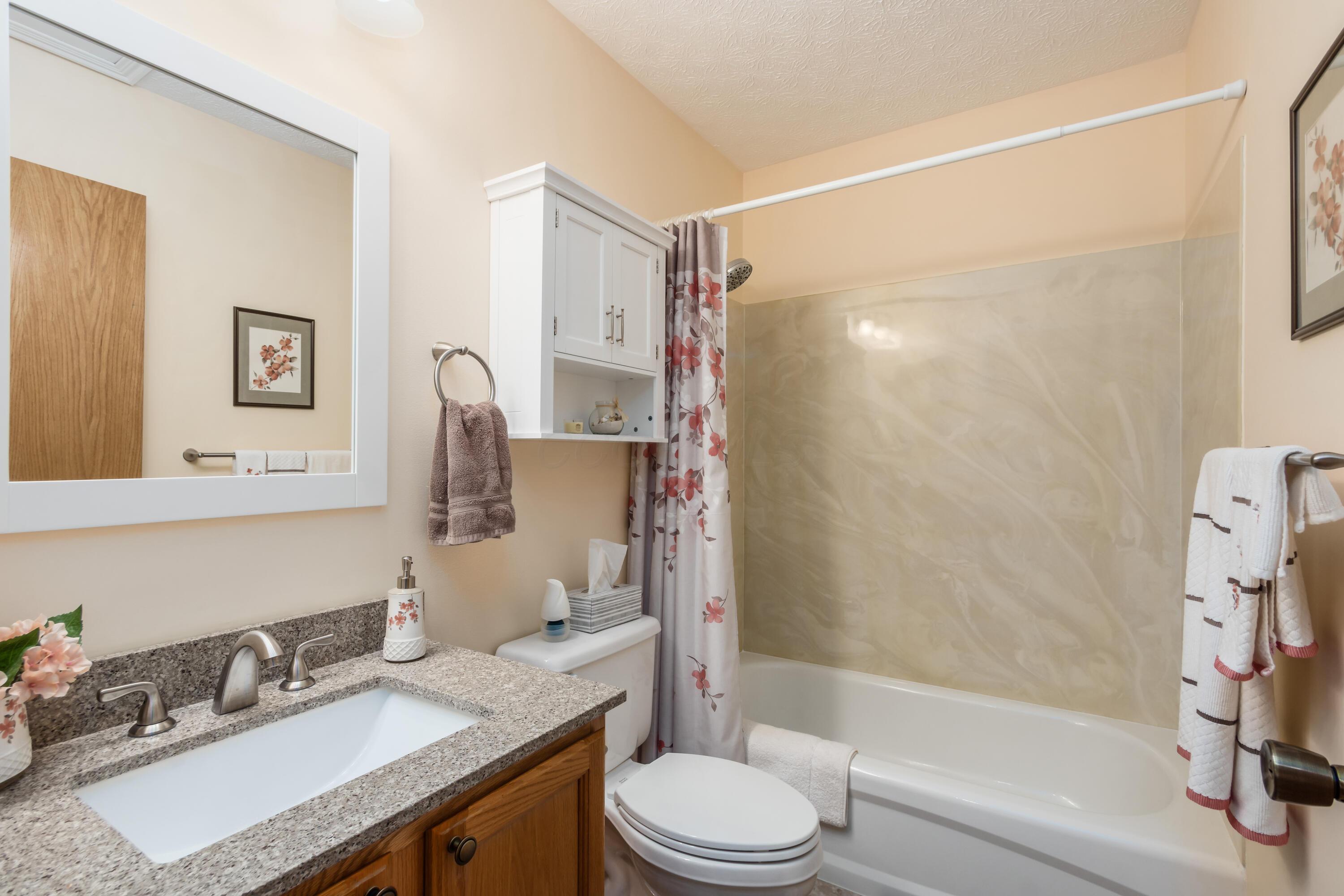 4989 Edgeley Drive, Hilliard, Ohio image 19